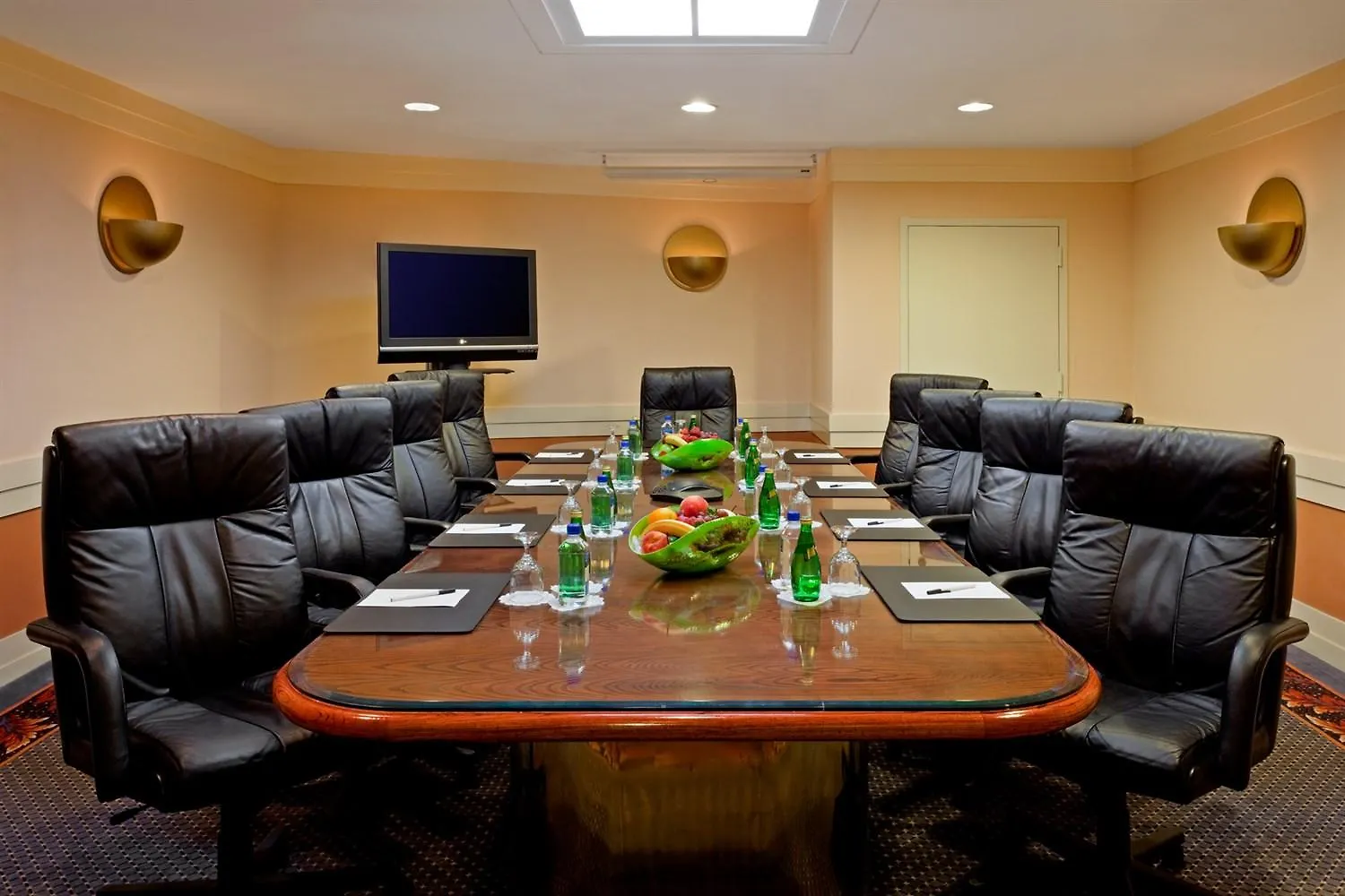 Doubletree By Hilton New York-Laguardia Hotel