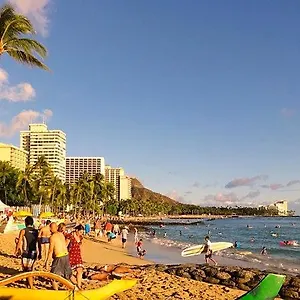 アクア アロハ サーフ ワイキキ 3* Waikiki