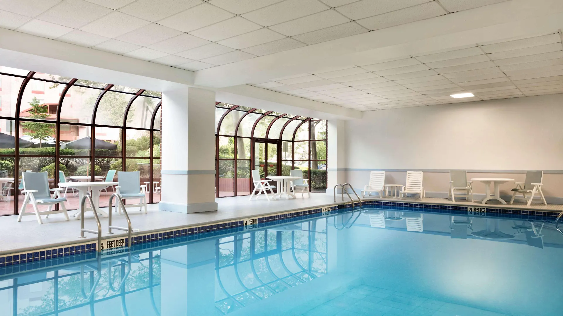 LaGuardia Plaza Hotel New York