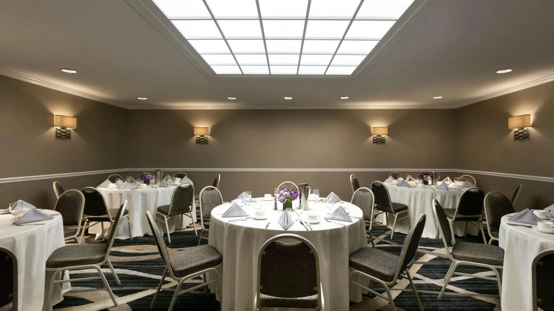 LaGuardia Plaza Hotel New York 3*,