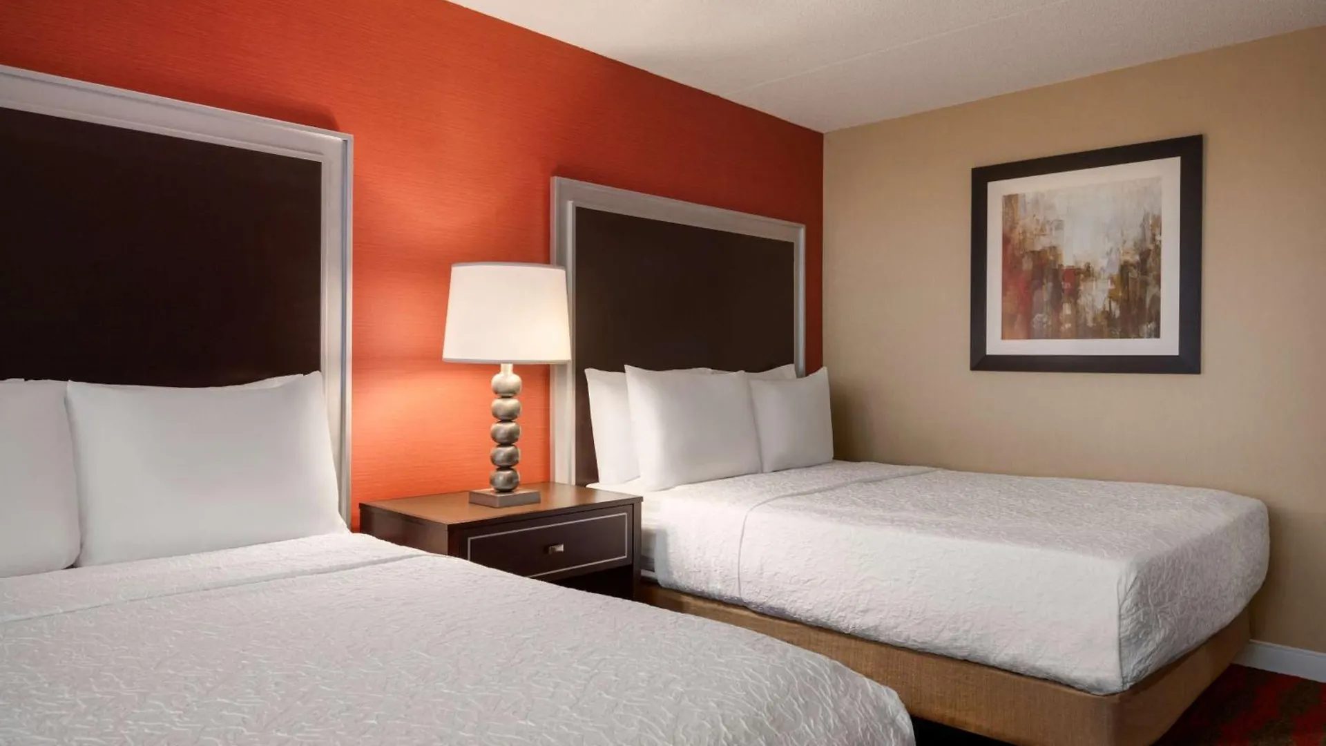 LaGuardia Plaza Hotel New York