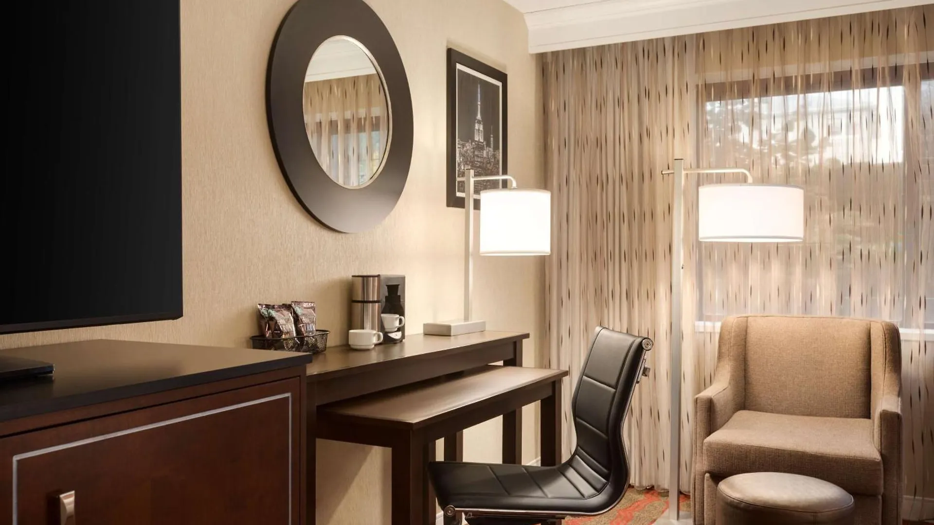 LaGuardia Plaza Hotel New York