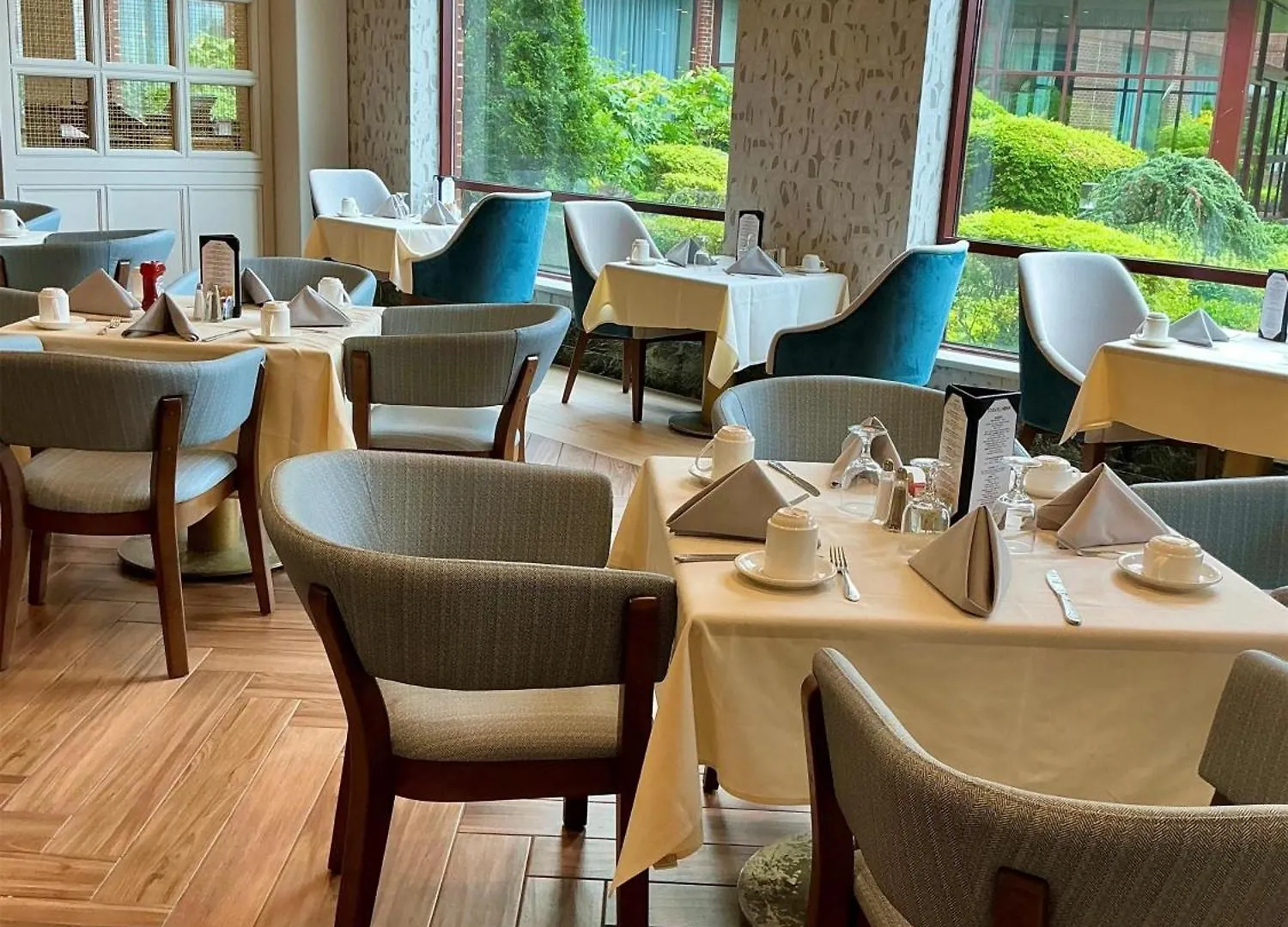 Doubletree By Hilton New York-Laguardia Hotel
